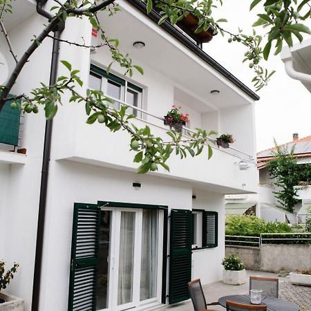 Apartments Petri - Close To The Sea Тисно Экстерьер фото